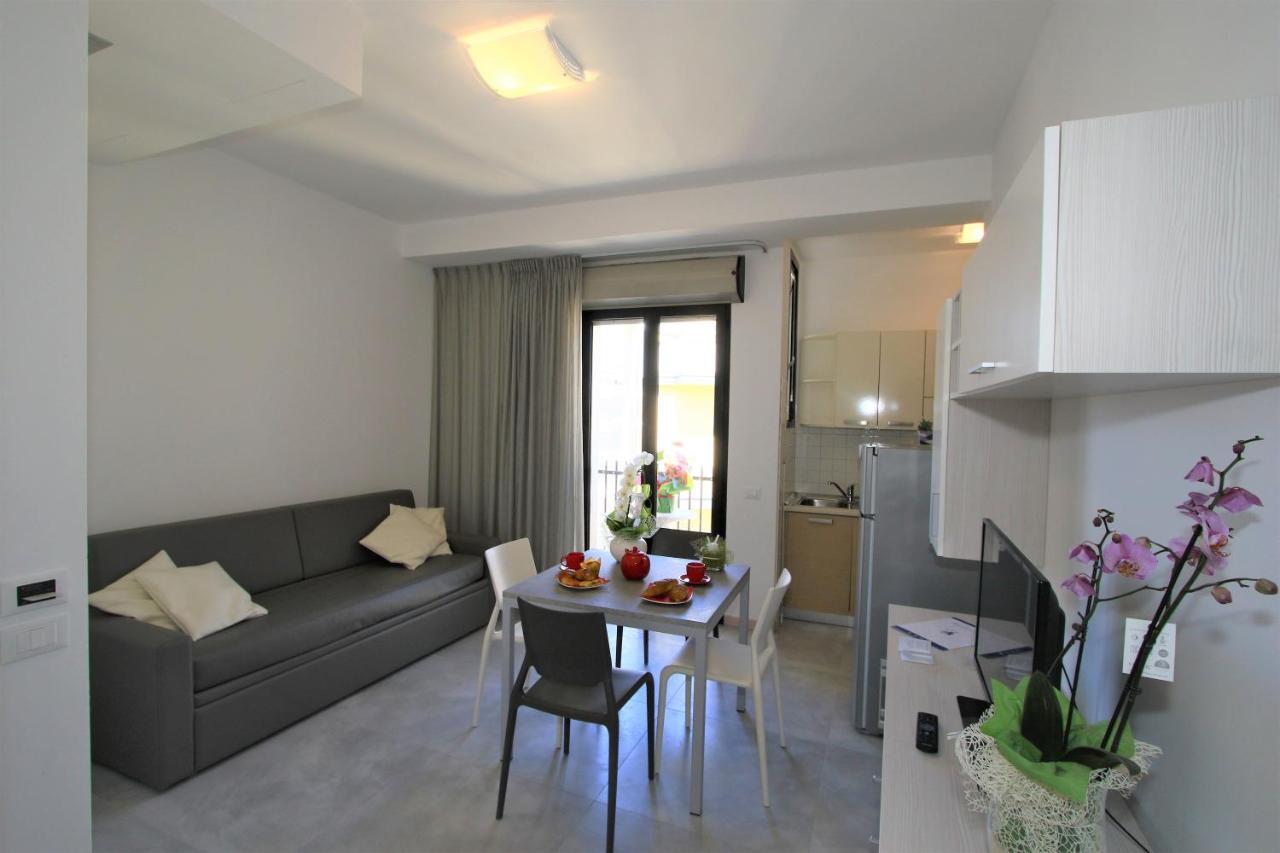 Residence Hotel Angeli Rimini Esterno foto